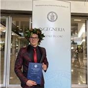 Laureato in ingegneria Meccatronica impartisce lezioni di Matematica e fisica a scuole elementari, medie e superiori